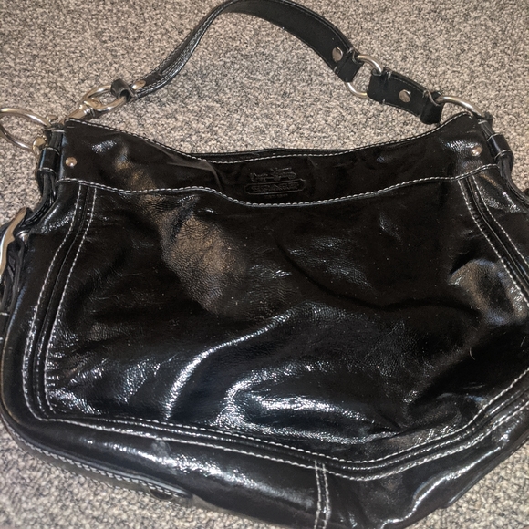 Couch - Picture 1 of 1